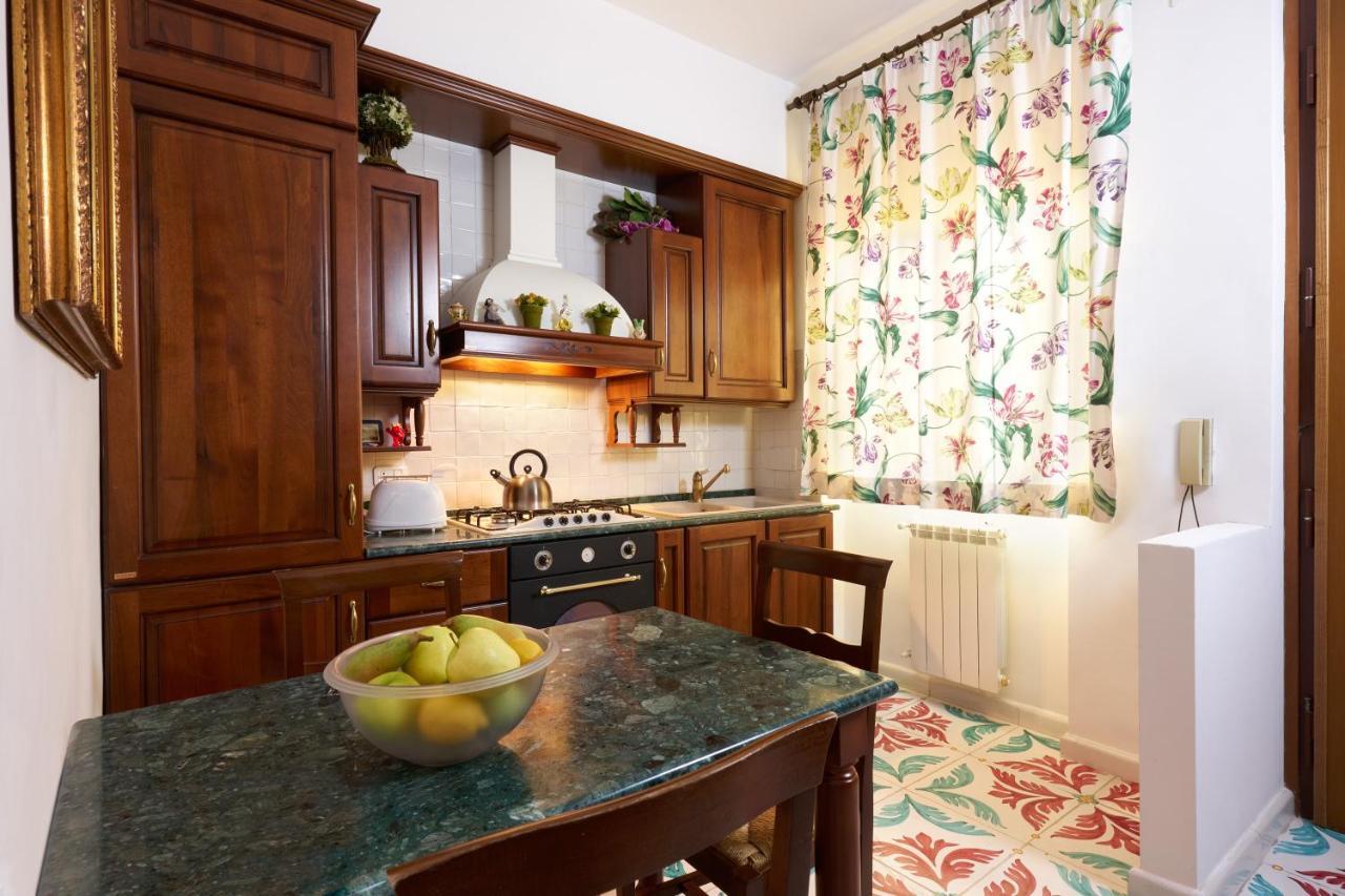 מלון רומא Delfini Trevi House מראה חיצוני תמונה