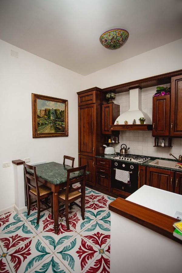 מלון רומא Delfini Trevi House מראה חיצוני תמונה