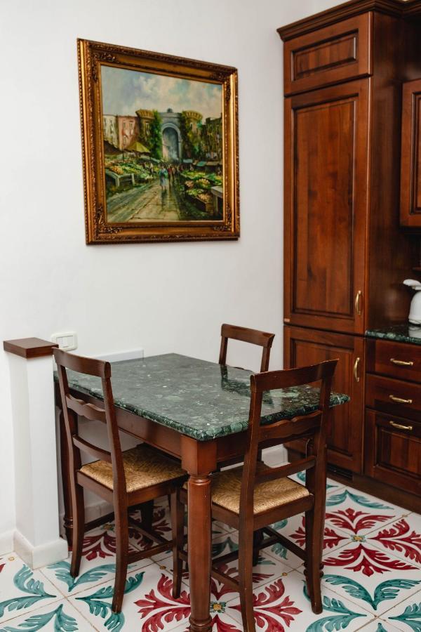 מלון רומא Delfini Trevi House מראה חיצוני תמונה